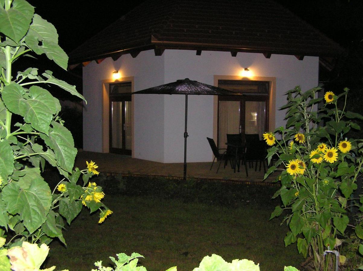Égrelátó Vendégház Balatonakali Exterior foto